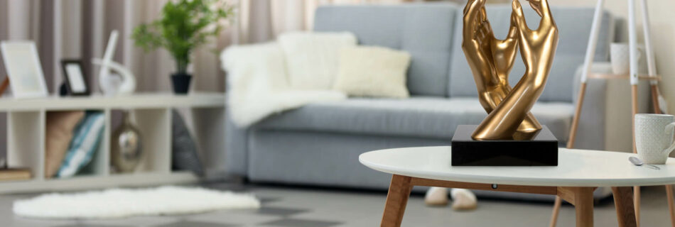 skulpturenschmuck im wohnzimmer