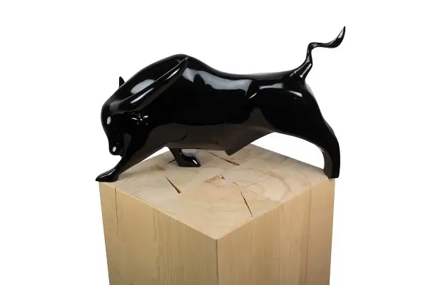Kunststein Skulptur 'Fokussiert'
