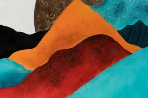 Bunte abstrakte Bergschichten in Blau, Orange und Rot.